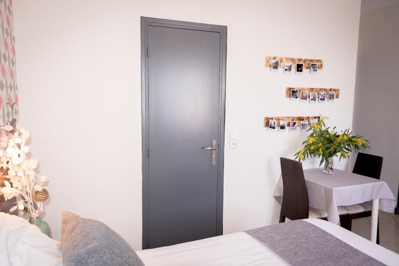 Hotel Et Appartements Reine D'Azur Roquebrune-Cap-Martin Bagian luar foto