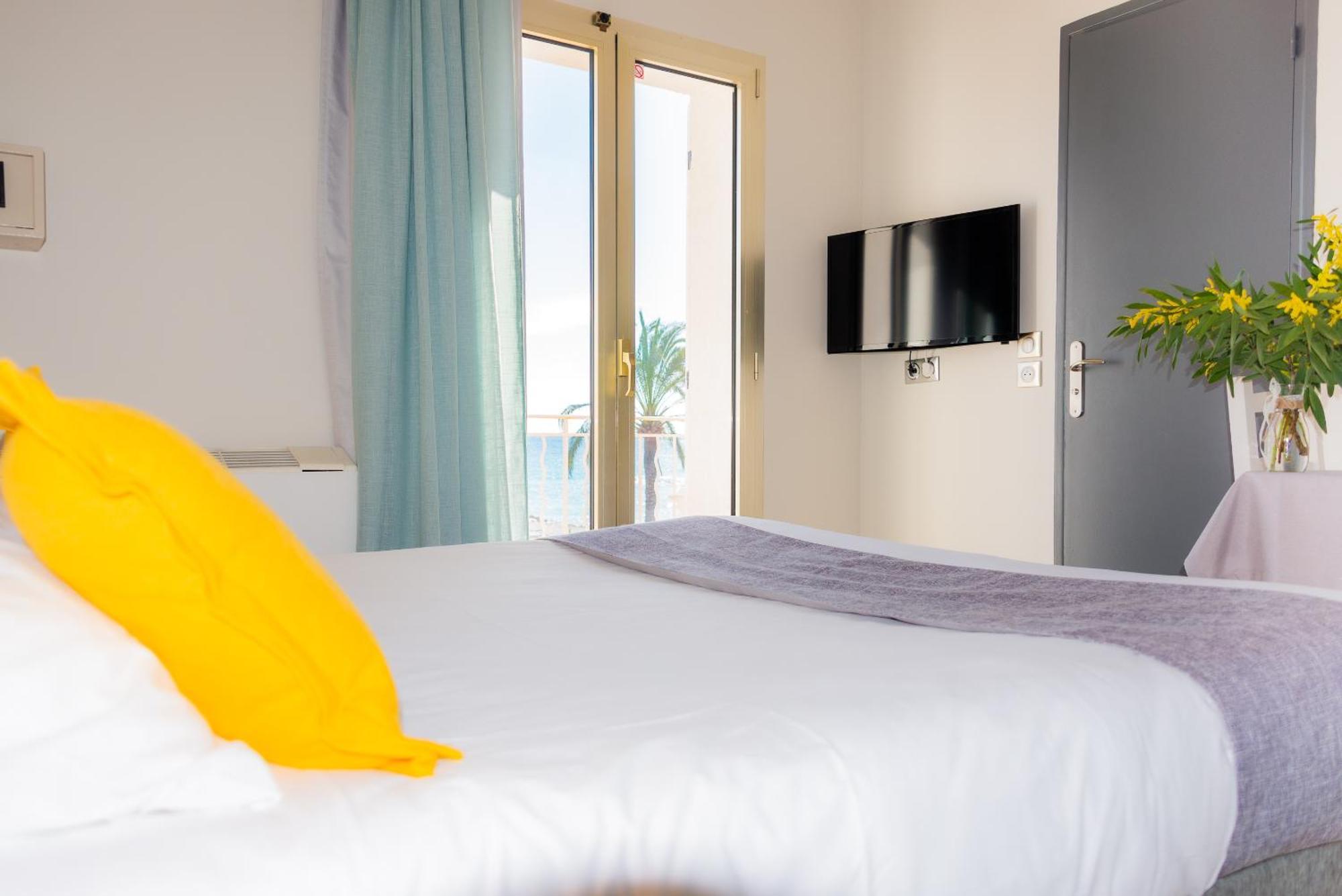 Hotel Et Appartements Reine D'Azur Roquebrune-Cap-Martin Bagian luar foto