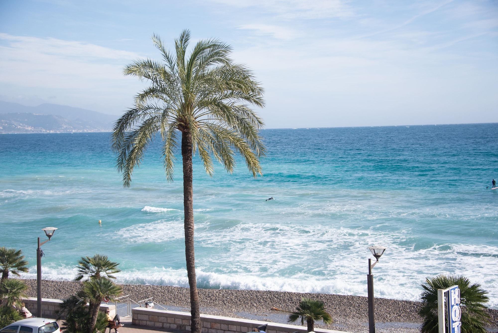 Hotel Et Appartements Reine D'Azur Roquebrune-Cap-Martin Bagian luar foto