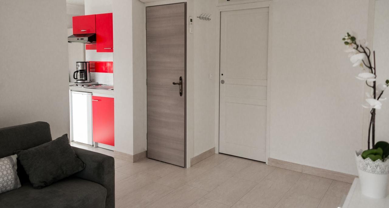 Hotel Et Appartements Reine D'Azur Roquebrune-Cap-Martin Bagian luar foto