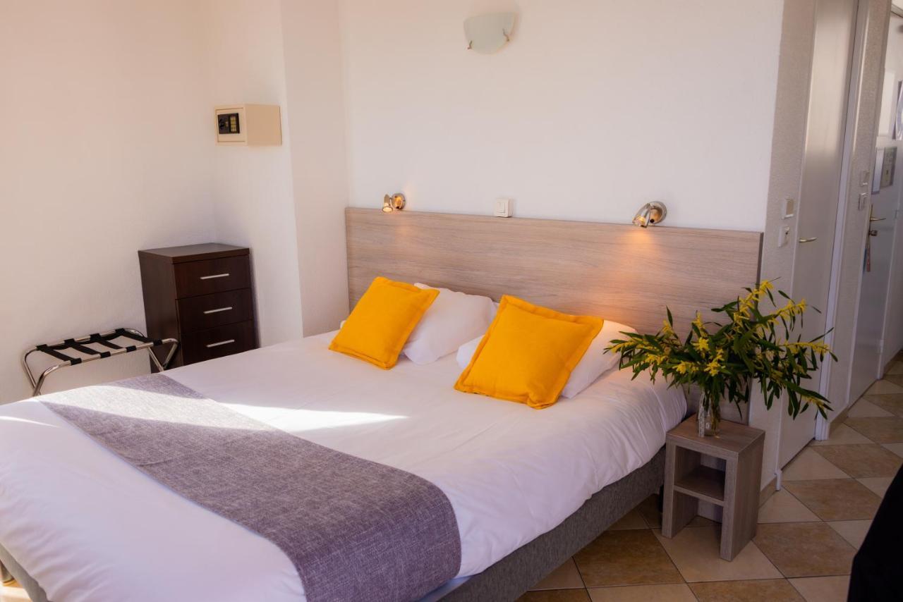 Hotel Et Appartements Reine D'Azur Roquebrune-Cap-Martin Bagian luar foto